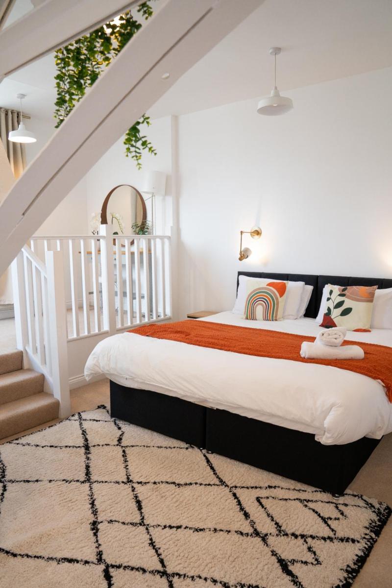 The Amazing Triplex - City Centre - Free Parking Sheffield Exterior foto